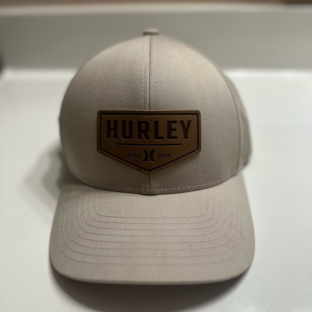 Hurley Beige Logo Cap